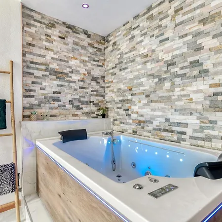 Parenthese Occitane - Free Parking - Balneotherapie Apartment Carcassonne