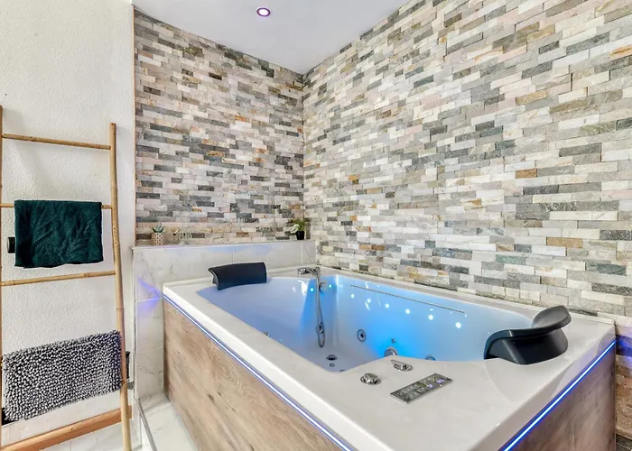 Parenthese Occitane - Free Parking - Balneotherapie Apartment Carcassonne