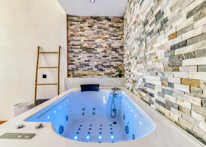 Parenthese Occitane - Free Parking - Balneotherapie Apartment Carcassonne